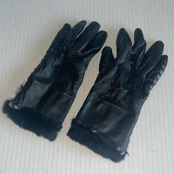 Echo Accessories - Echo Black Leather Fur Lined Gloves